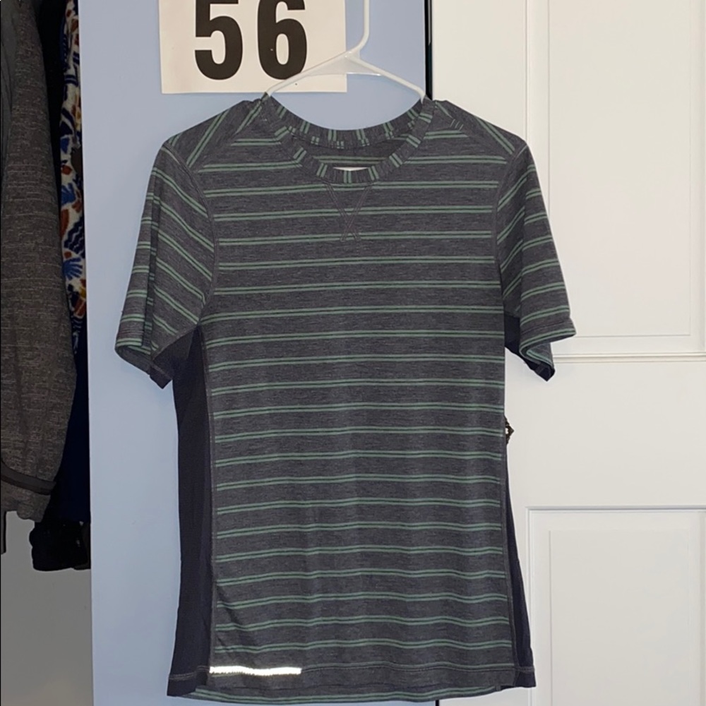 Lululemon T Shirt